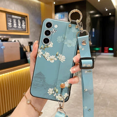 Crossbody Lanyard and Wrist Strap Silicone Phone Case for Samsung Galaxy S21 Series with Detachable Adjustable Strap